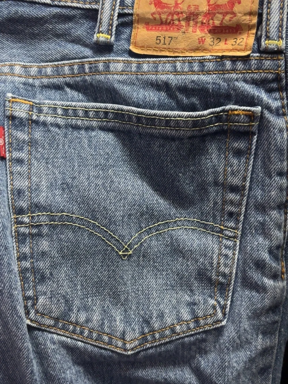 Levi's 517 Men's Blue Denim Jeans - Classic Back Pocket bootcut